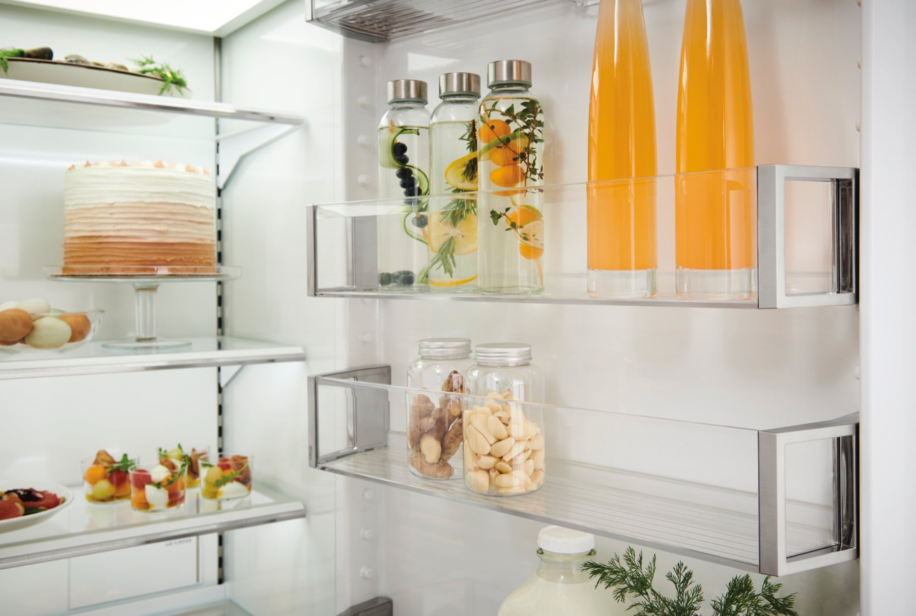 Detalle del cierre magnético de vacío en refrigerador Sub-Zero